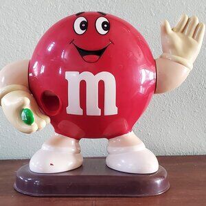 M&M